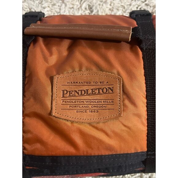 Pendleton Roll Up 100% Wool Nylon Backed Camp Picnic Blanket Red & Yellow Plaid - Picture 3 of 14